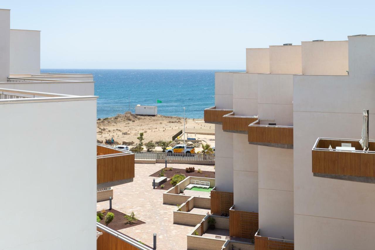 Luxury Beachfront Penthouse El Médano Esterno foto